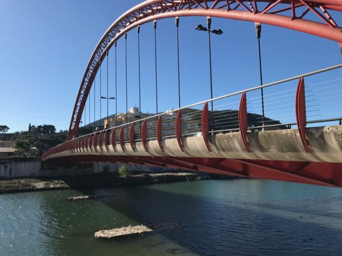 Albenga: lavori di manutenzione per il ponte rosso