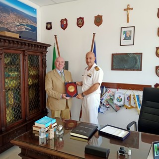 Il Prefetto Gullotti in visita alla sede della Guardia Costiera savonese (FOTO)