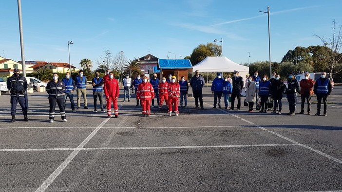 Allestito il punto tamponi rapidi nel parcheggio di via degli Alpini a Loano