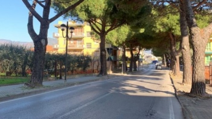 Borghetto, il gruppo misto denuncia: &quot;Disabile in carrozzina caduto in corso Raffaello a causa del dissesto dell'asfalto&quot;