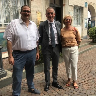 Albissola, il Sottosegretario Costa in visita istituzionale: incontro con gli assessori Silvestro e Tomaghelli