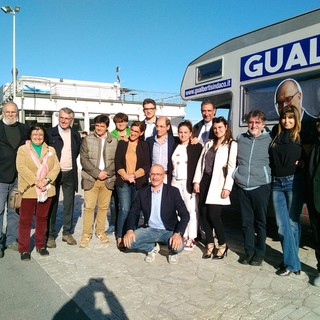 Inaugurato a Finalmarina il point elettorale di Massimo Gualberti (VIDEO)