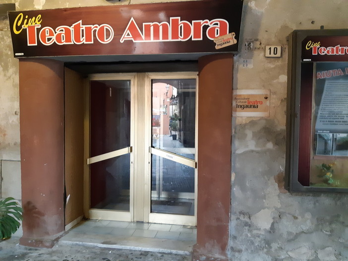 Albenga, inizia la raccolta fondi per salvare il Teatro Ambra