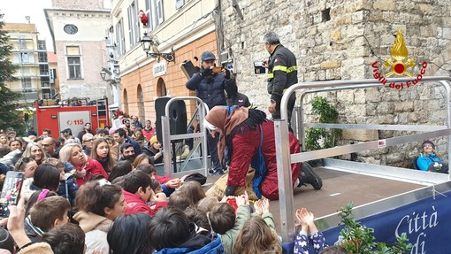 “La Befana dei Vigili del Fuoco di Albenga”: la settima edizione nel ricordo di Antonio Crispino