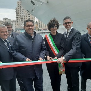 Savona, inaugurata la nuova banchina portuale in vista dell'arrivo della Costa Smeralda, Toti: &quot;Italia-Finlandia 1-0&quot;