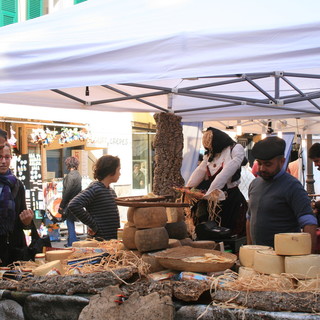 “Savona con Gusto”: ritorna questo fine settimana la mostra-mercato dedicata all’eccellenza agroalimentare italiana