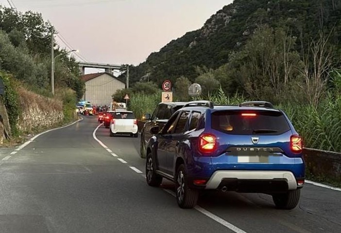 Tovo San Giacomo, malore alla guida e schianto a bordo strada: codice rosso al Santa Corona