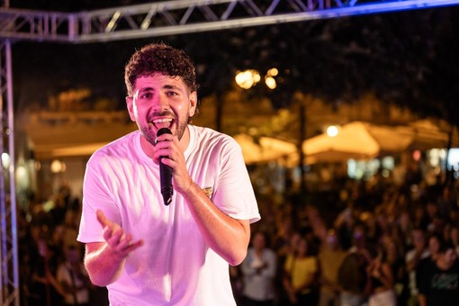 Sabato 2 novembre il gran finale di “Alassio in Rosa per Alessia” con la serata benefica di Karaoke condotto da Giacomo Aicardi