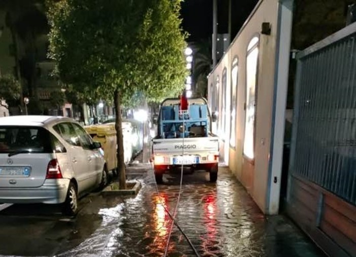 Alassio, terzo intervento di sanificazione strade (FOTO)