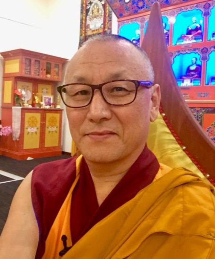 Savona, martedì 12 giugno alla Ubik “Incontro con il Lama tibetano Geshe Konchog Kyab”