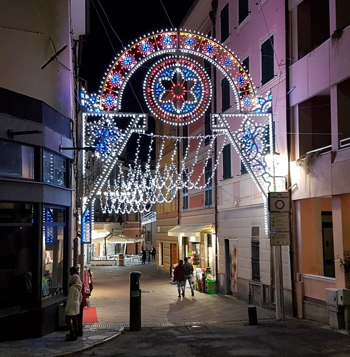 Luminarie ad Albenga, Tecnica risponde al M5S:&quot; Risparmiati oltre 20 mila euro rispetto al passato&quot;