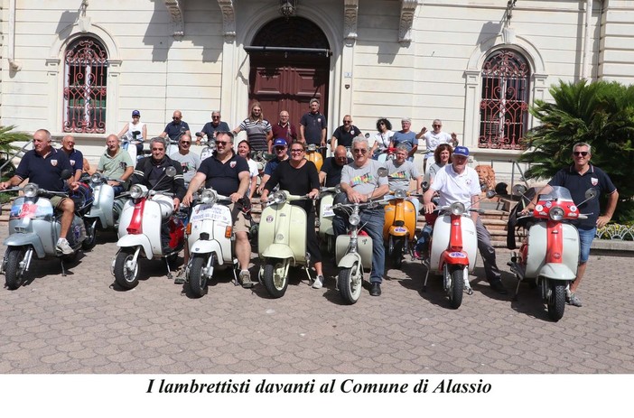 40 lambrettisti piemontesi e valdostani in visita alla città di Alassio (FOTO)