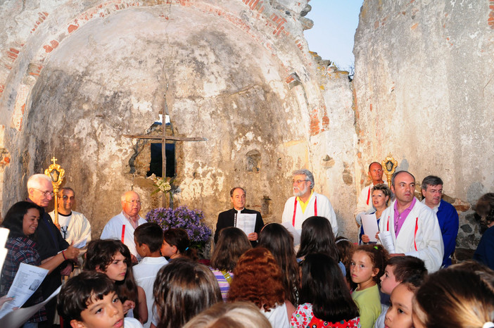 Savona, torna la preghiera nella chiesa &quot;senza tetto&quot; a Legino