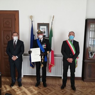 Al Capitano di Fregata Leonardo Deri il titolo di Cavaliere della Repubblica