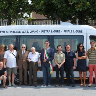 Loano: consegnato l'automezzo per il trasporto disabili donato dai coniugi Costa