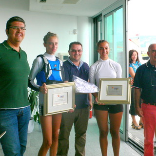 Loano: premiazione al circolo nautico di Giulia Genesio e Francesca Volpi