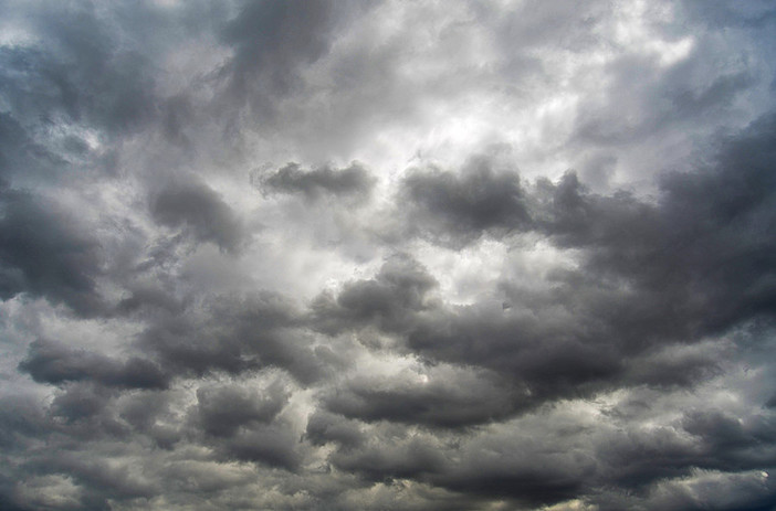 Meteo, giornata all'insegna delle nuvole: possibili precipitazioni