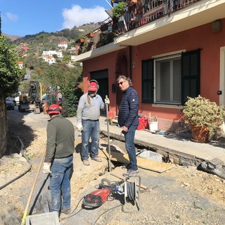 Alassio restaura i vicoli del Borgo Coscia e la pavimentazione di piazza Madonna delle Grazie