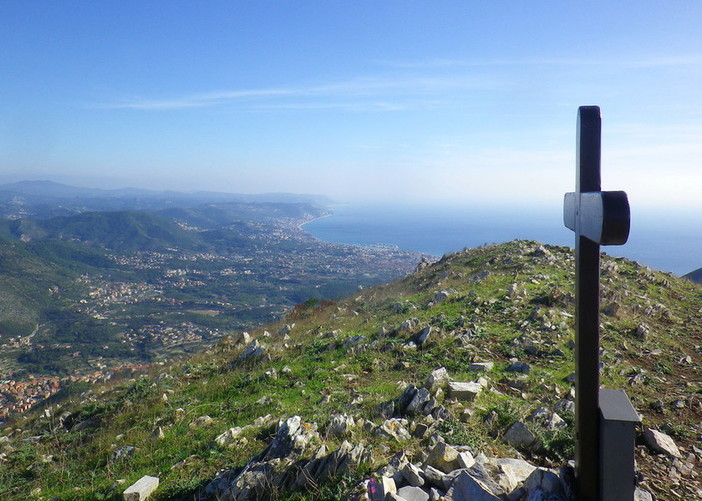 Strada interrotta per il Santuario di Monte Croce: le messe verranno celebrate a Balestrino