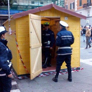 Sequestrato per violazione della legge elettorale il gazebo dei 5 stelle a Savona