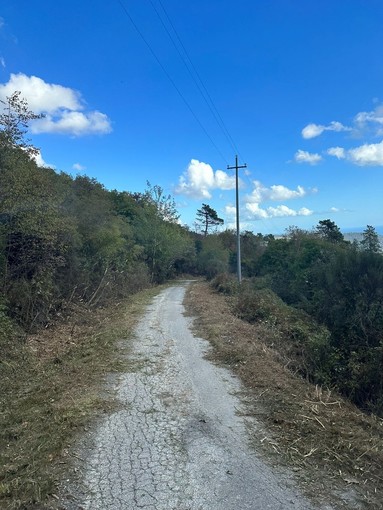 Manutenzione strada del Monte Carmo a Giustenice: sinergia tra Comune e Finale Outdoor Region