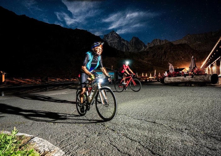 Savona-Monviso 3841-Savona: maratona no stop bici-gambe di 27 ore per il saluzzese Marco Galliano