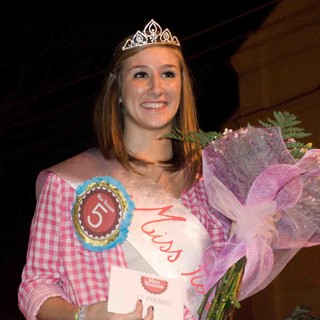 Albenga, Rachele Bani è la prima “Miss Rossese”