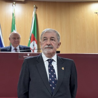 Regione, Marco Bucci giura sulla Costituzione e dà il via al “nuovo cammino della Liguria”