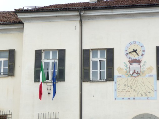 Millesimo: paese inbandierato con il tricolore per il 150° dell'Unità d'Italia