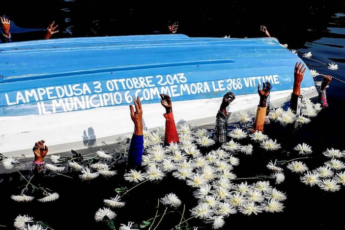 Ad Albissola Marina flashmob per ricordare il naufragio di Lampedusa