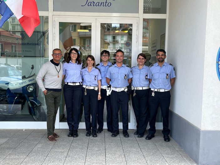 Alassio, la polizia locale conclude con successo il corso Blsd per l'uso del defibrillatore