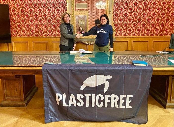 Savona, scattano le azioni anti inquinamento dei volontari di Plastic Free