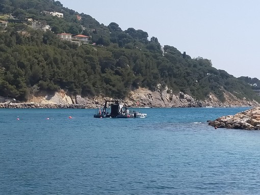 Andora, al via la sorbonatura al Porto: la sabbia dragata verrà utilizzata per i ripascimento delle spiagge comunali