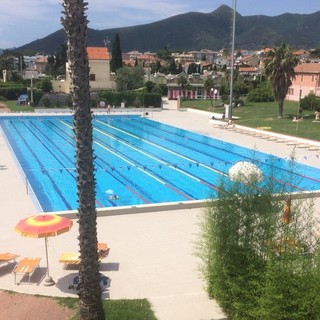 Loano, dal 28 maggio riapre la piscina all'aperto del PalaGarassini