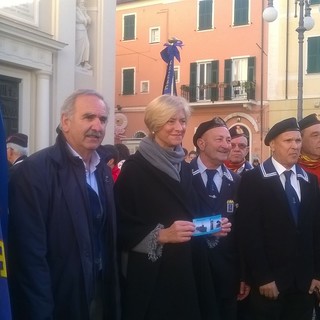 Roberta Pinotti porta &quot;il suo sì&quot; in piazza a Pietra Ligure