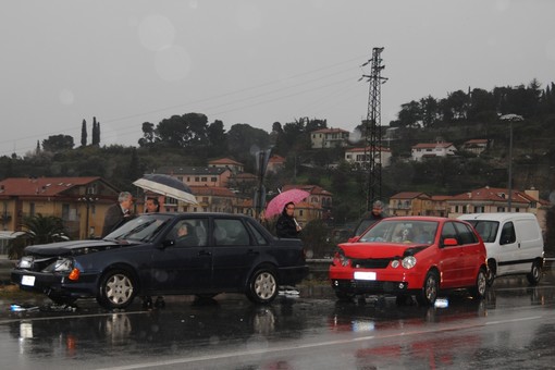 Albenga: incidente stamane all'altezza dello svincolo di Vadino