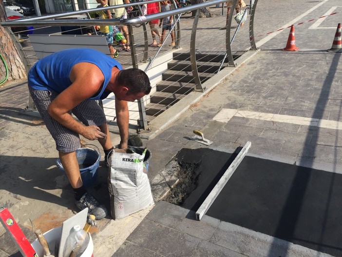 Alassio, interventi in Passeggiata Cadorna e Passeggiata Ciccione (FOTO)