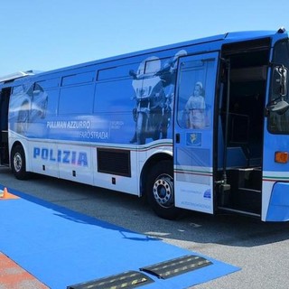 Tappa a Pietra Ligure per il Pullman Azzurro della Polizia Stradale