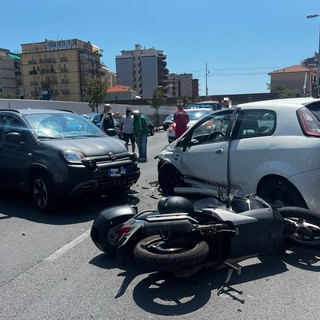 Pietra, incidente in via Crispi: due feriti al Santa Corona