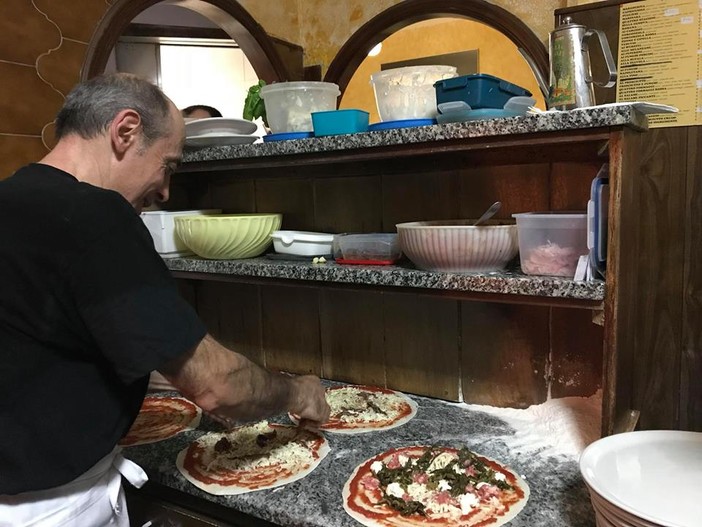 Crollo ponte, a Certosa riapre il &quot;San Francesco&quot; con pizze speciali per gli sfollati