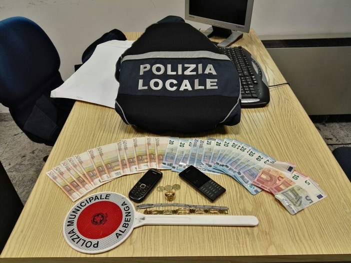 Polizia Locale di Albenga sorprende un pregiudicato intento a spacciare hashish