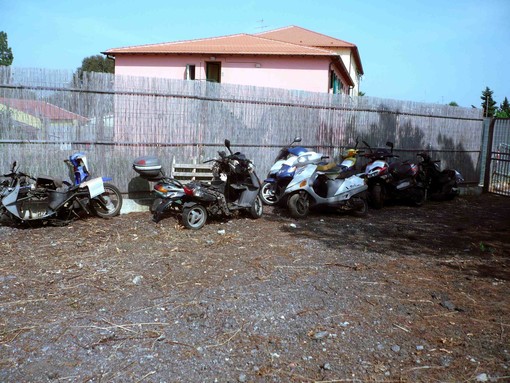 Albenga, polizia municipale, raid ciclomotori