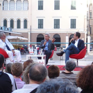 Antonio Padellaro, Direttore de Il Fatto Quotidiano a Savona: &quot;A giorni un'inchiesta sul carbone a Vado Ligure&quot;