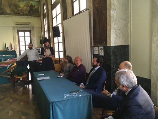 Savona, presentato il progetto &quot;Sciare liberi senza barriere&quot;: scii e disabilità insieme per un corso rivolto ai futuri istruttori sulla neve