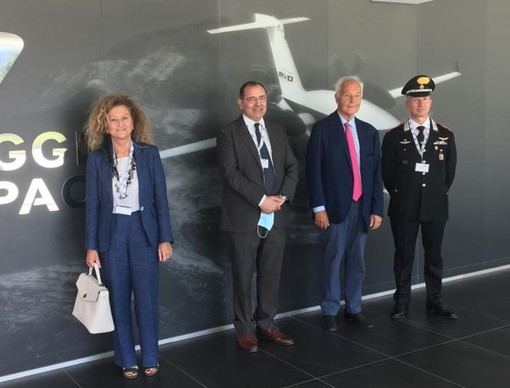 Piaggio Aerospace: allo stabilimento di Villanova d’Albenga la visita del Prefetto Antonio Cananà