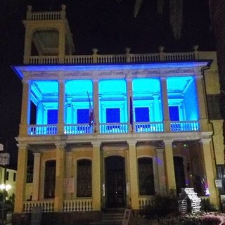 Borghetto Santo Spirito &quot;si illumina di blu&quot; per combattere il problema dell'autismo