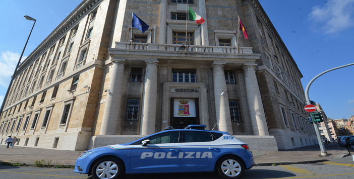 Terrorismo, vasta operazione della polizia di Genova, arrestate 14 persone, nel mirino la cellula degli attentati a Charlie Hebdo