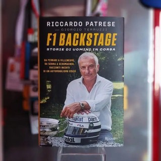 Alassio, l’ex pilota di Formula 1 Riccardo Patrese presenta il libro &quot;F1 backstage, storie di uomini in corsa&quot;