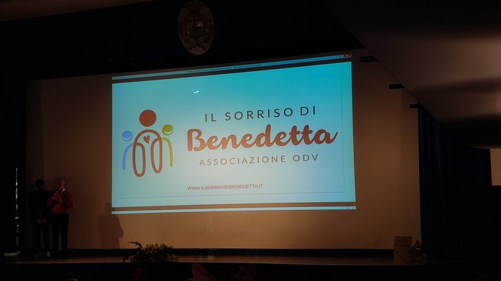 Musica, magia e comicità per la solidarietà: ad Albenga l'evento per “Il Sorriso di Benedetta ODV”