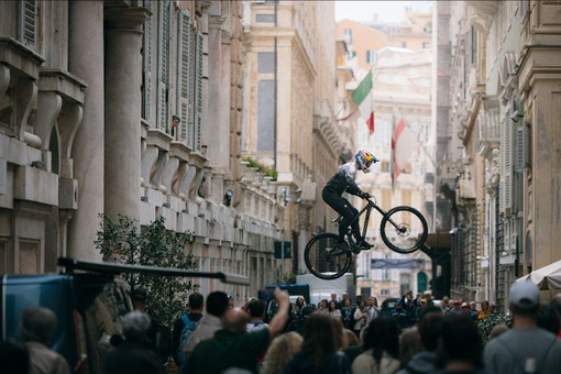 Conto alla rovescia per il Red Bull Cerro Abajo: il 20 ottobre la sfida di downhill tra i vicoli di Genova